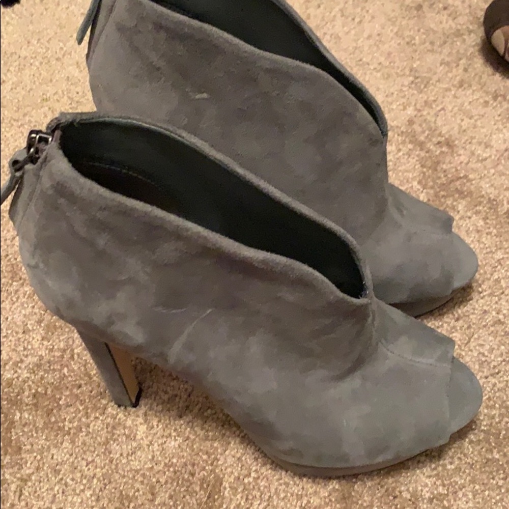Nine West gray ankle bootie